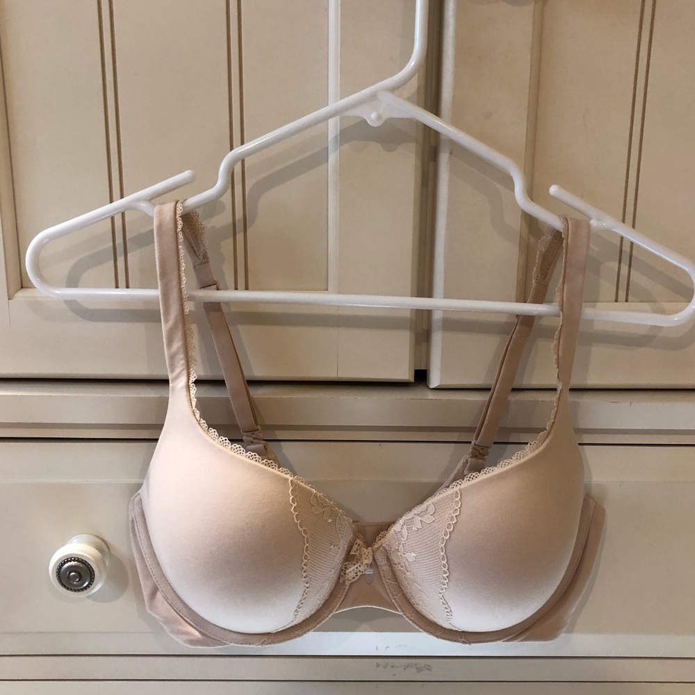 Victoria’s Secret Nude Push Up Bra